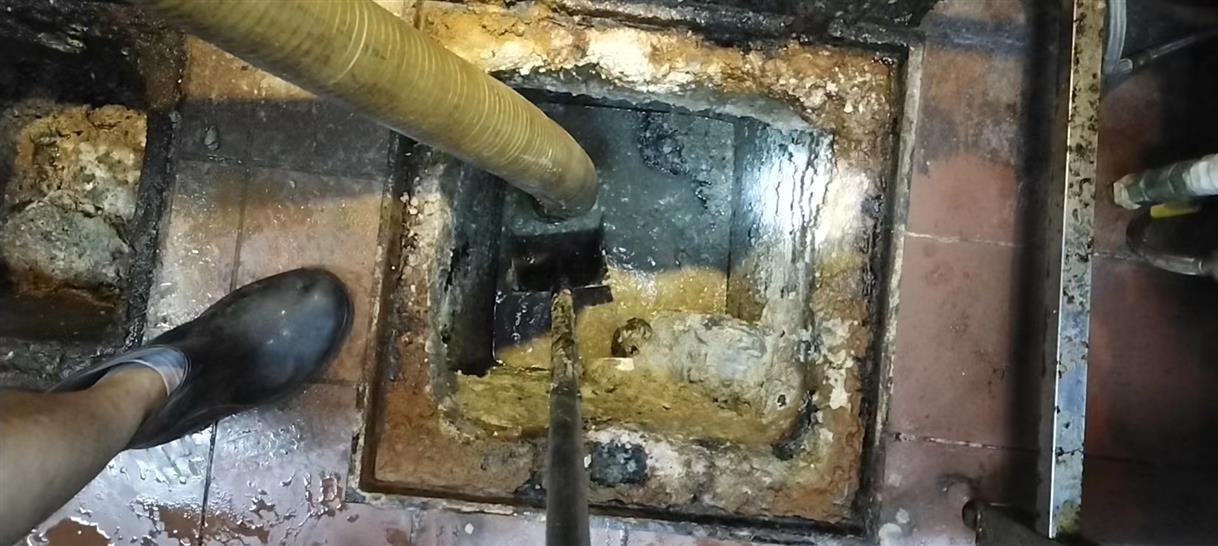 渔薪镇污水池清理一般都有毒气，怎么预防中毒呢？
