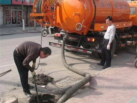 渔薪镇清掏化粪池，健康生活从这里开始